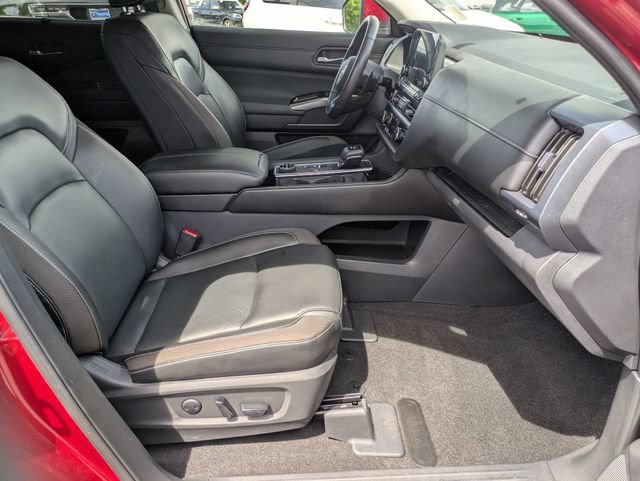 Used 2023 Nissan Pathfinder SL AWD/4WD image 25