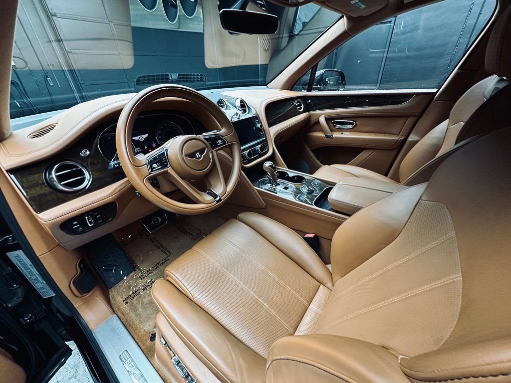 Used 2019 Bentley Bentayga AWD/4WD image 16