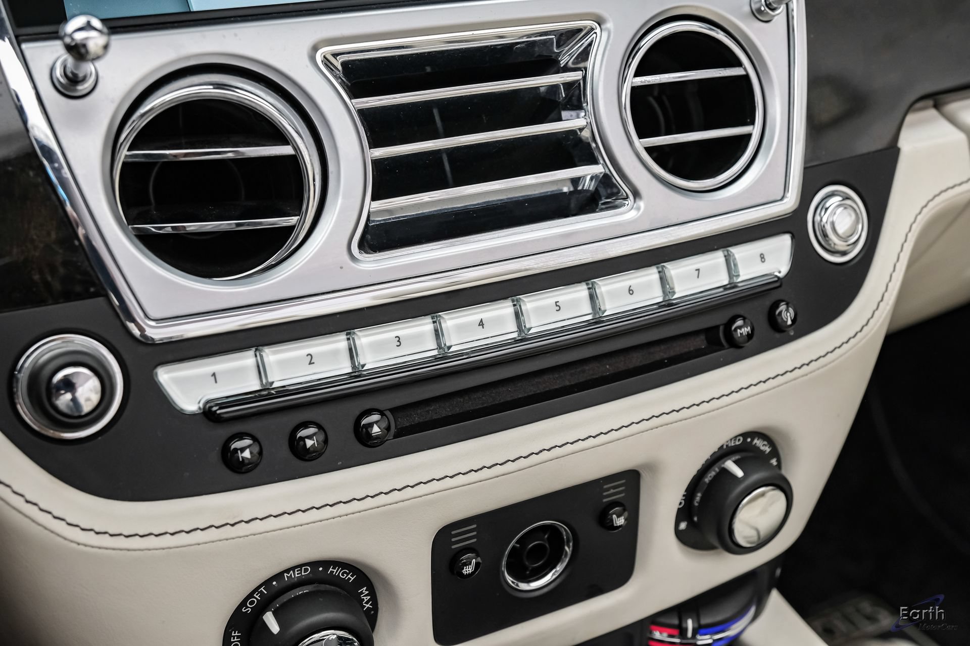Used 2017 Rolls-Royce Dawn RWD image 85