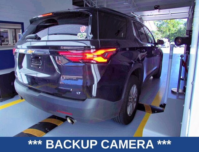 Used 2023 Chevrolet Traverse LT AWD/4WD image 3