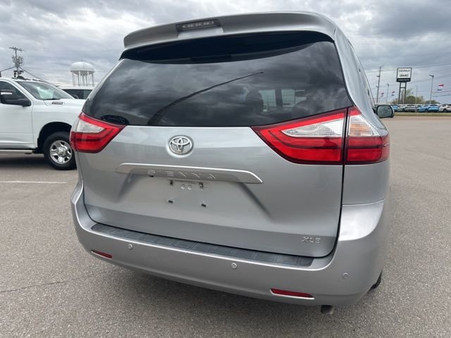 Used 2015 Toyota Sienna XLE w/ XLE Navigation Package FWD image 20