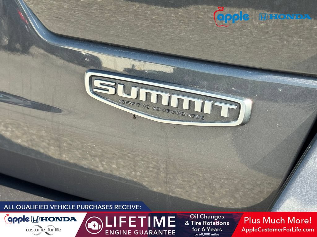Used 2022 Jeep Grand Cherokee Summit w/ Advanced Protech Group IV AWD/4WD image 23