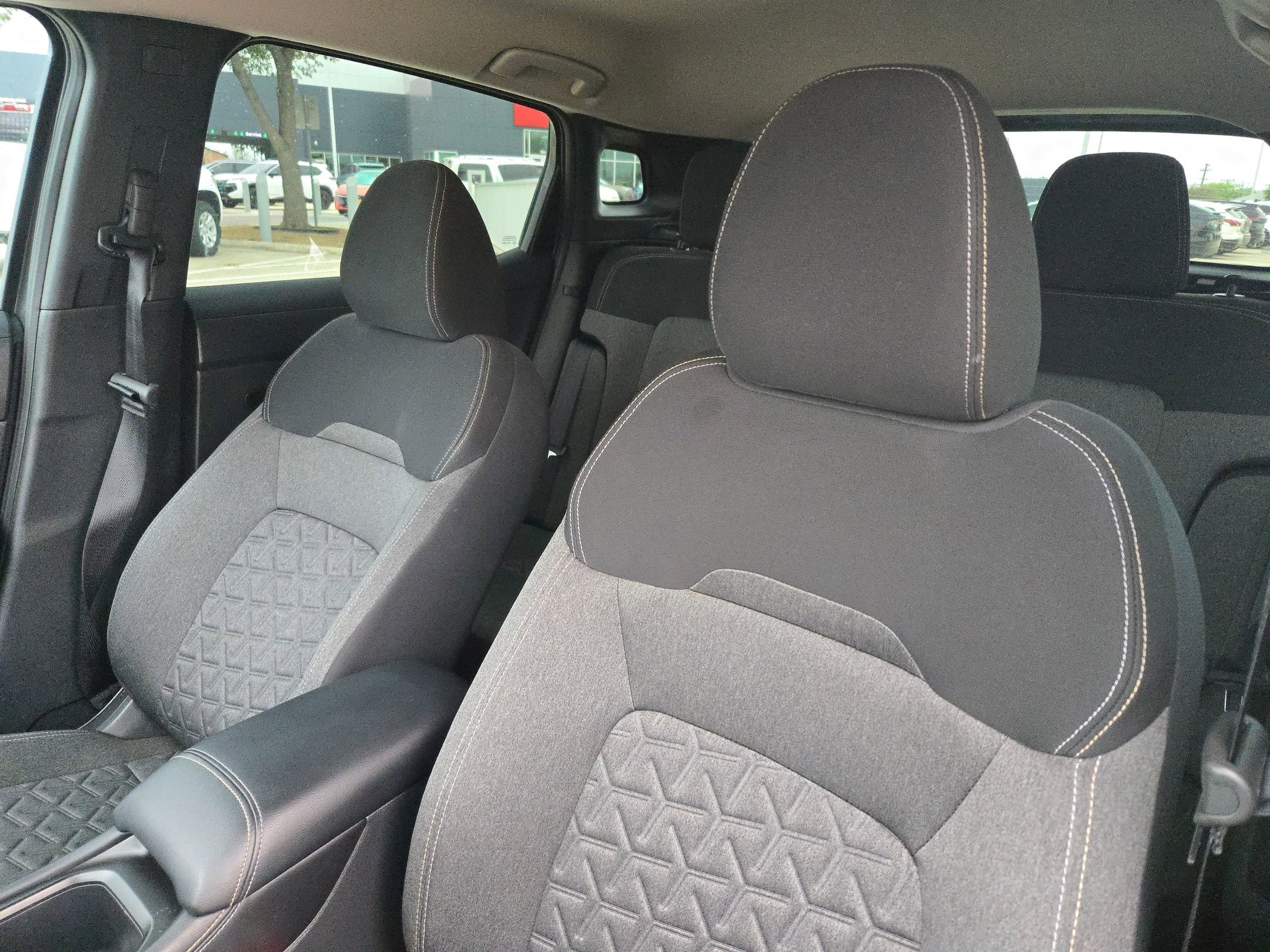 Used 2025 Nissan Kicks SV image 9