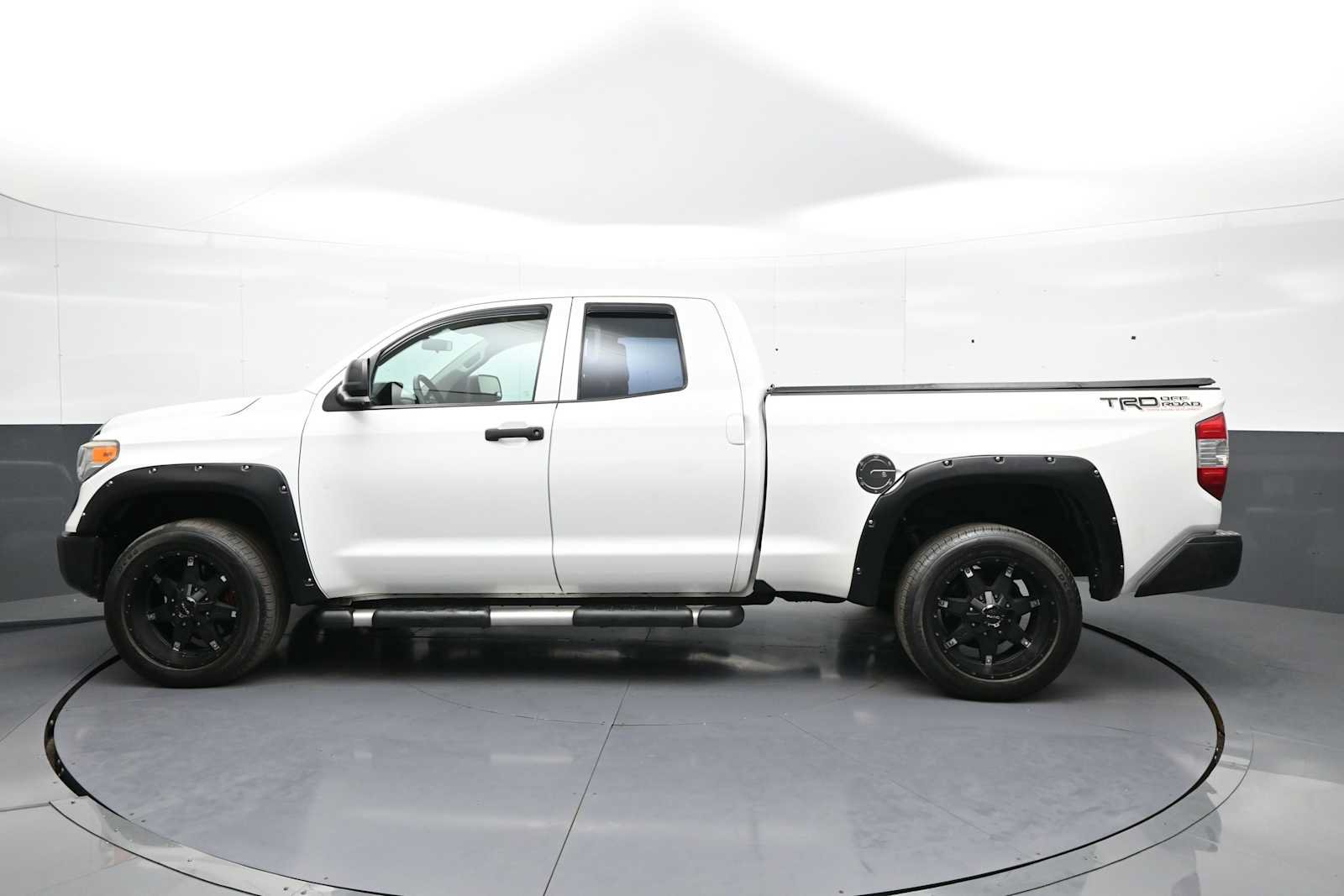 Used 2016 Toyota Tundra SR w/ Exterior Package AWD/4WD image 8