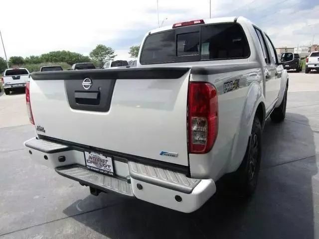 Used 2019 Nissan Frontier PRO-4X image 7