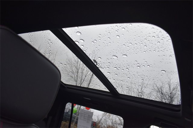 Certified 2022 Chevrolet Suburban RST w/ Sport Performance Package image 15