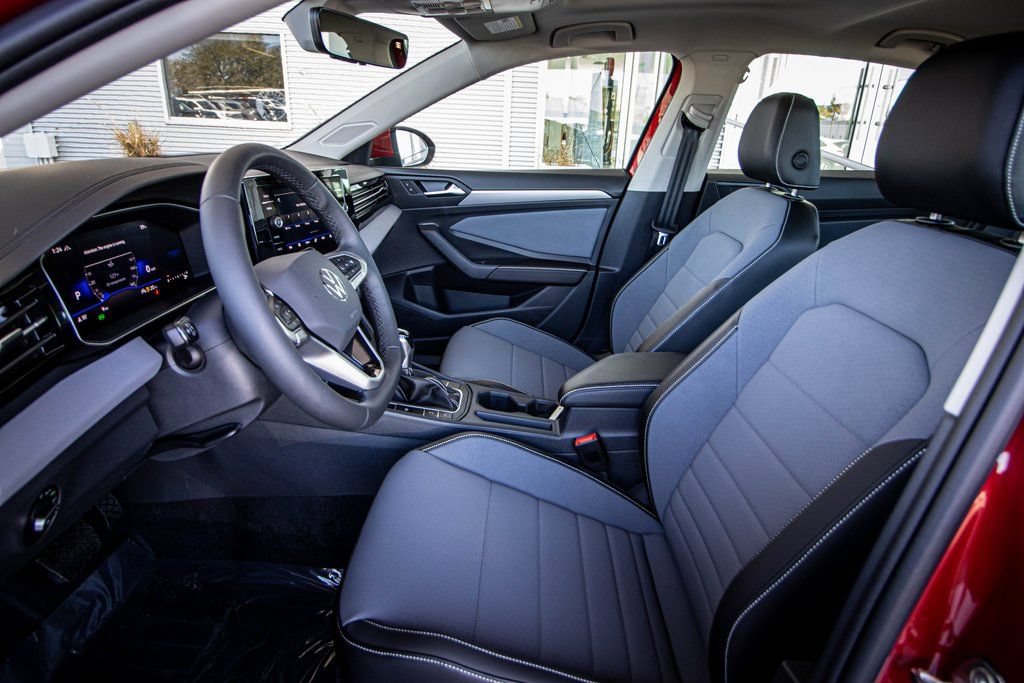 New 2026 Volkswagen Jetta SE FWD image 29