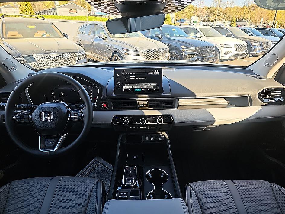 Used 2025 Honda Pilot Elite image 34