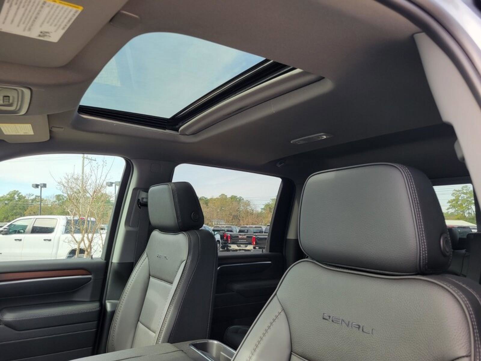 New 2026 GMC Sierra 3500 Denali w/ Denali Reserve Package image 25