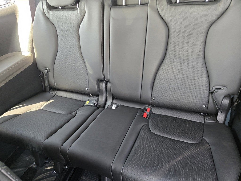 New 2026 Kia Carnival EX image 22