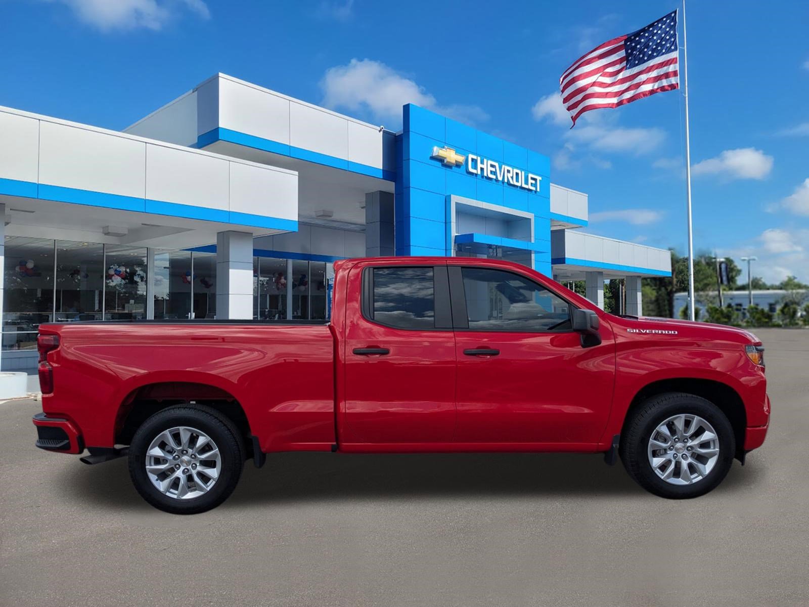 Used 2025 Chevrolet Silverado 1500 Custom image 3