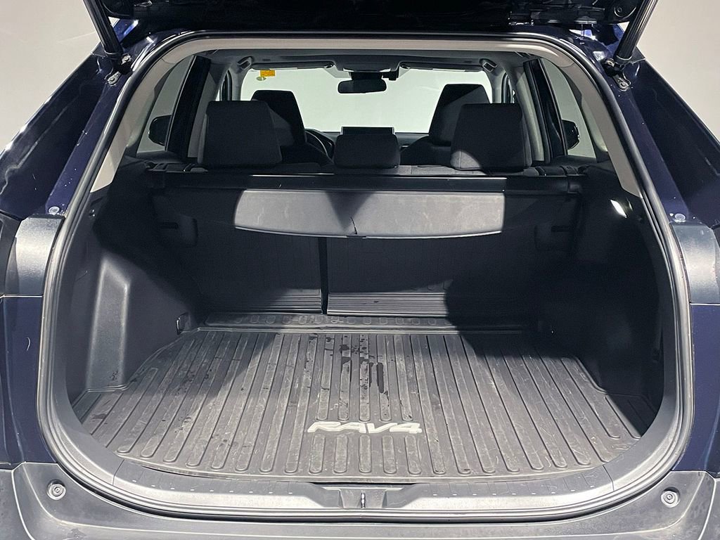 Used 2023 Toyota RAV4 XLE image 5