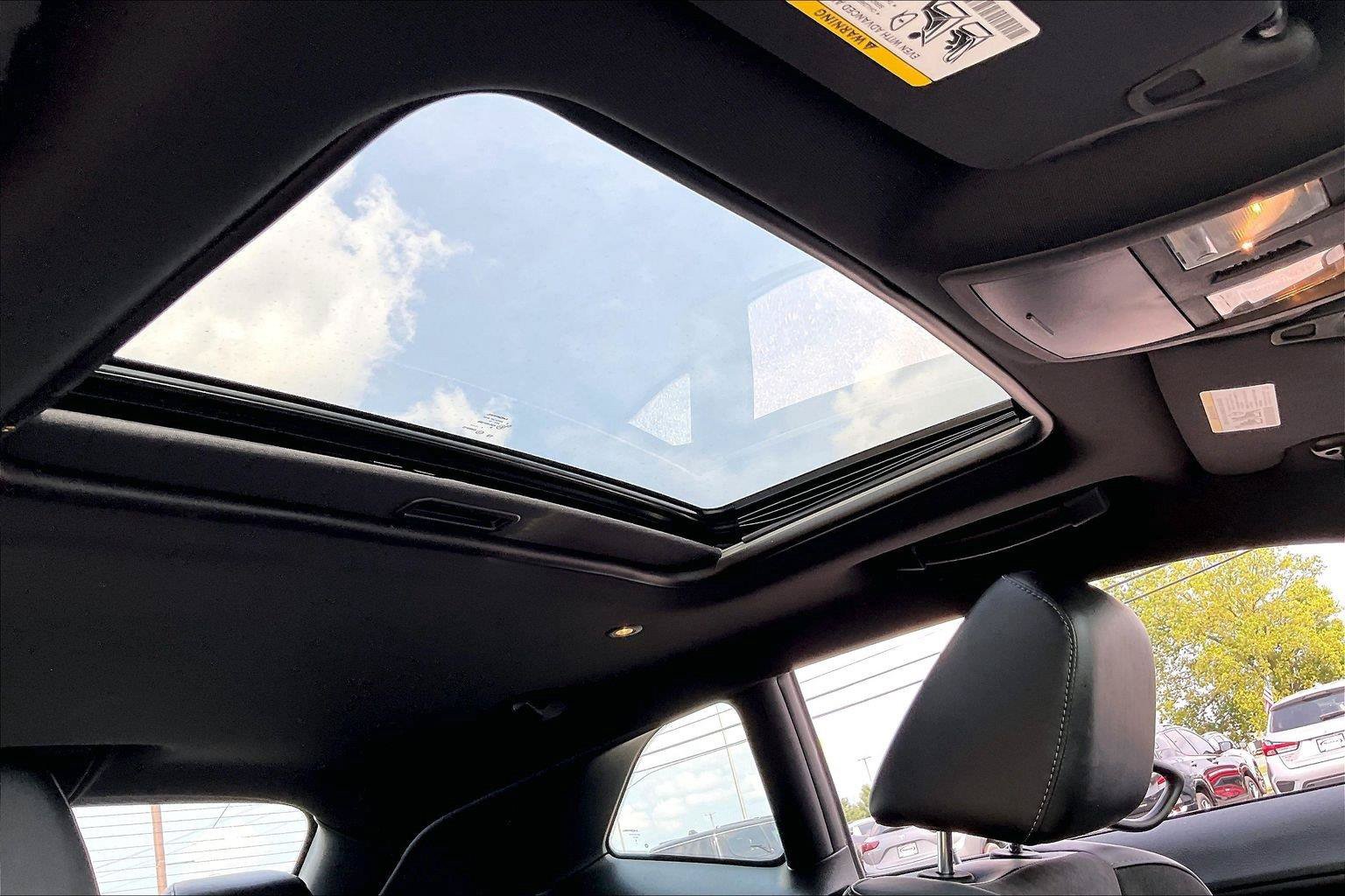 Used 2015 Dodge Challenger R/T Plus RWD image 21