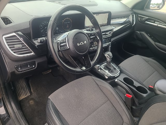 Used 2024 Kia Seltos S FWD image 14