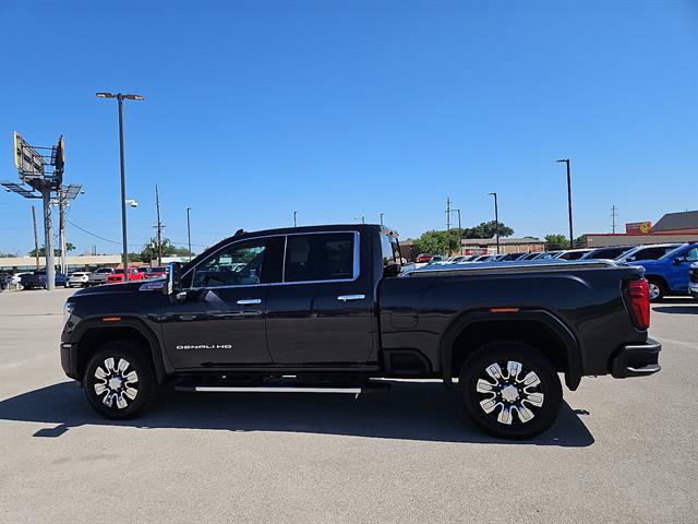 Used 2024 GMC Sierra 2500 Denali w/ Technology Package AWD/4WD image 2