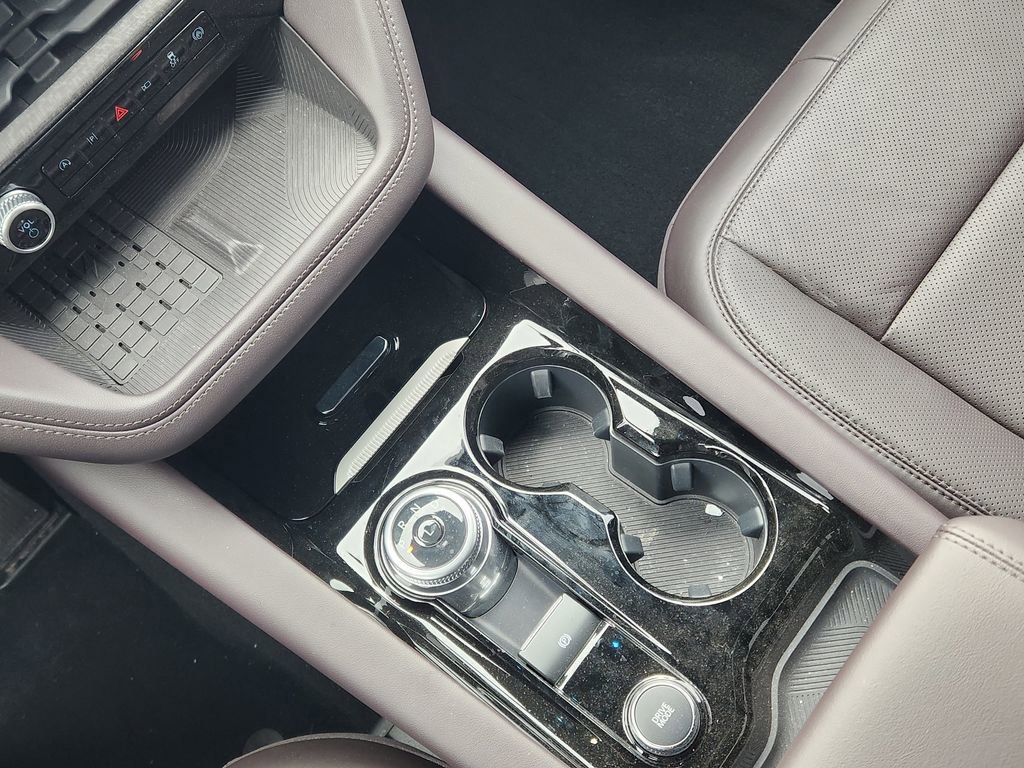 Used 2025 Ford Explorer Platinum w/ LUX Leather Package image 28