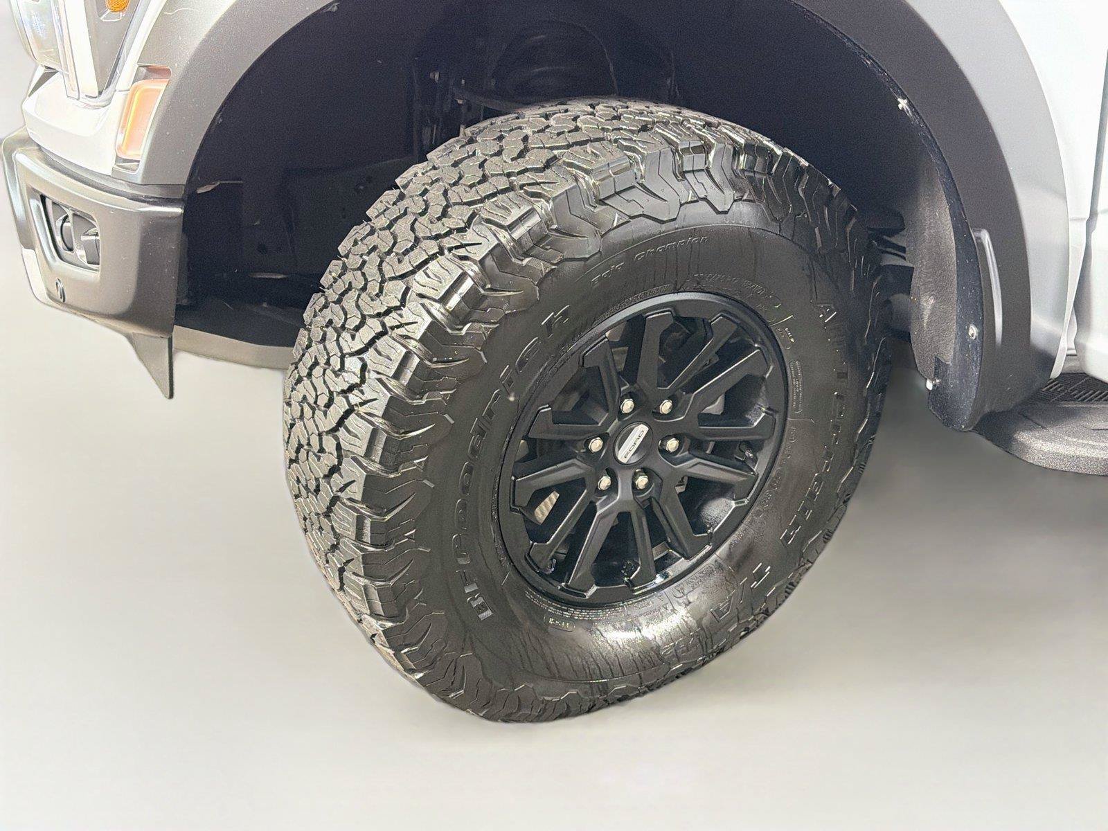 Used 2025 Ford F150 Raptor AWD/4WD image 38
