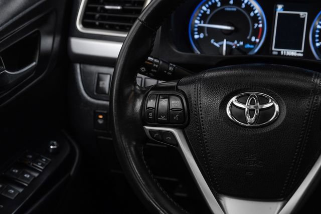 Used 2019 Toyota Highlander XLE image 13