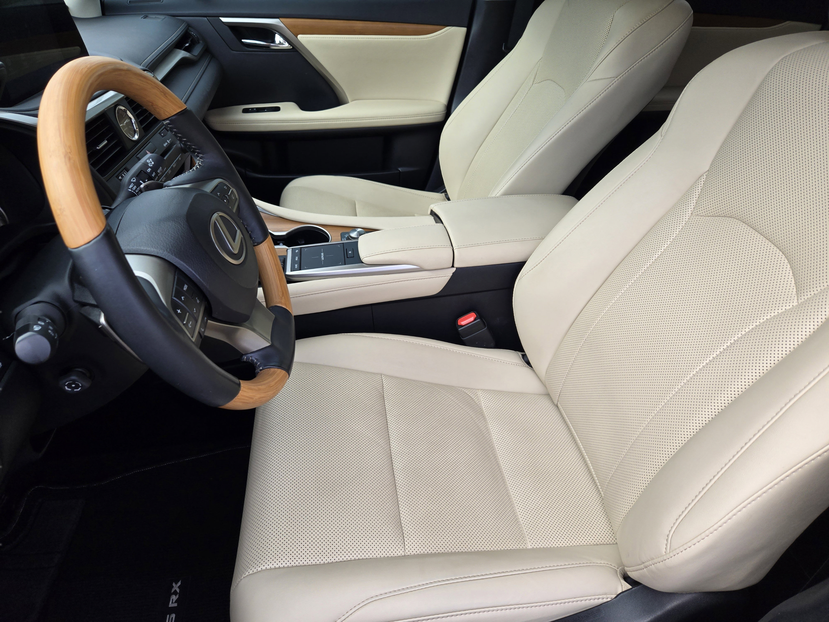 Certified 2022 Lexus RX 350 FWD w/ Premium Package image 9