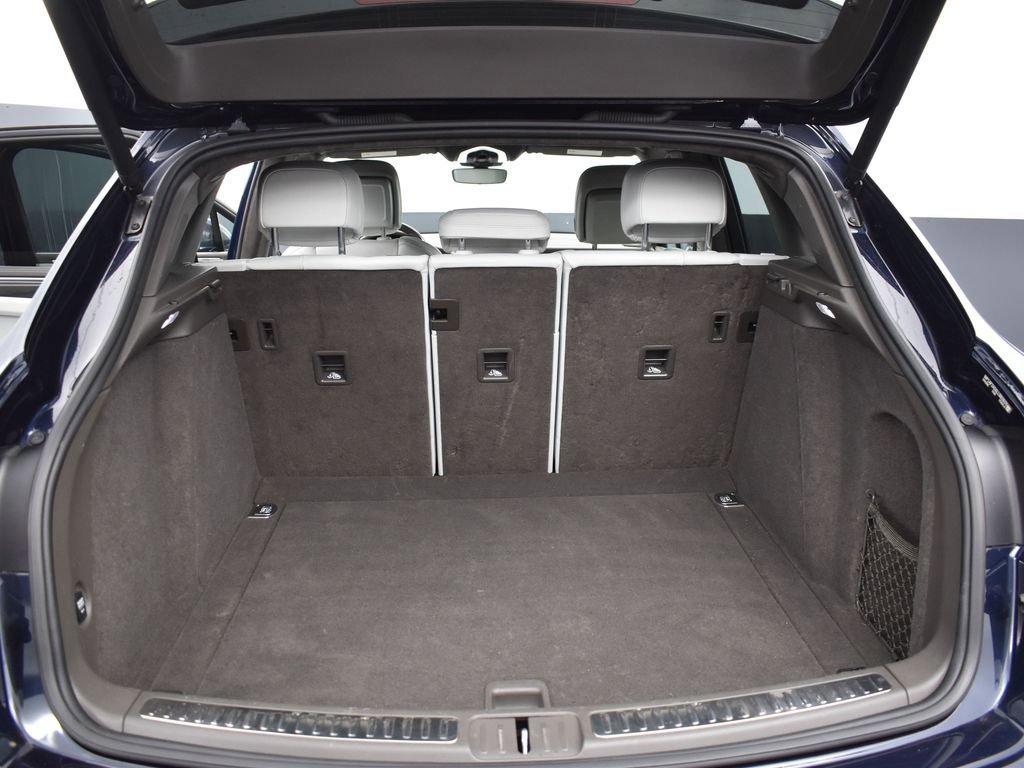 Used 2020 Porsche Macan Turbo image 30