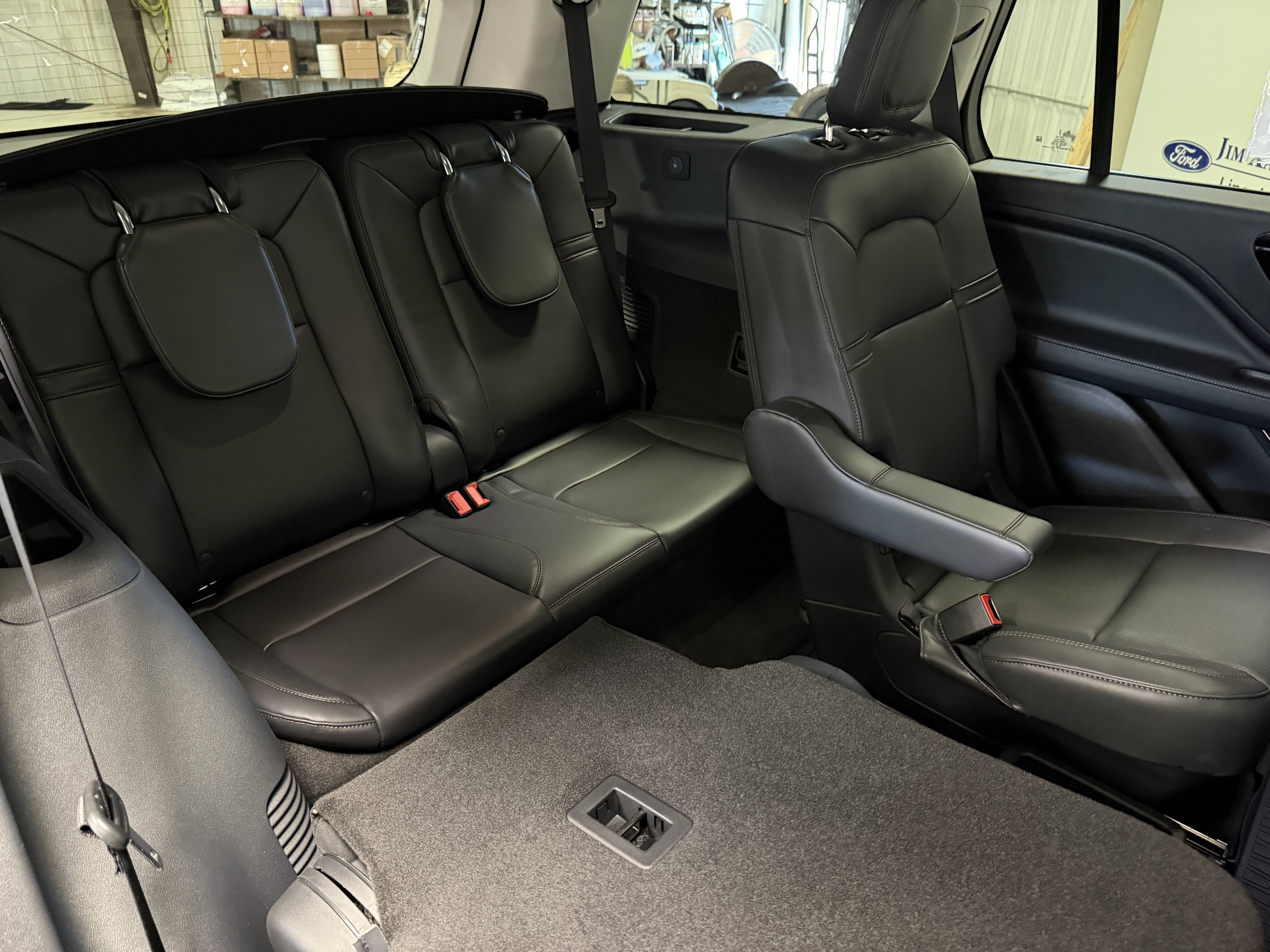 Used 2025 Lincoln Aviator AWD w/ Jet Appearance Package image 25