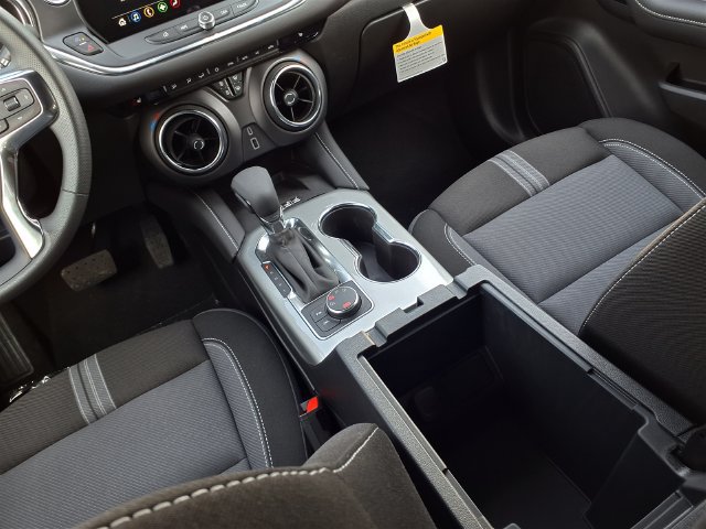 New 2026 Chevrolet Blazer LT w/ Convenience Package AWD/4WD image 13