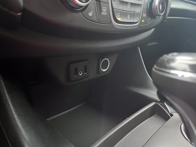 Used 2018 Chevrolet Traverse LT w/ LPO, Floor Liner Package AWD/4WD image 22