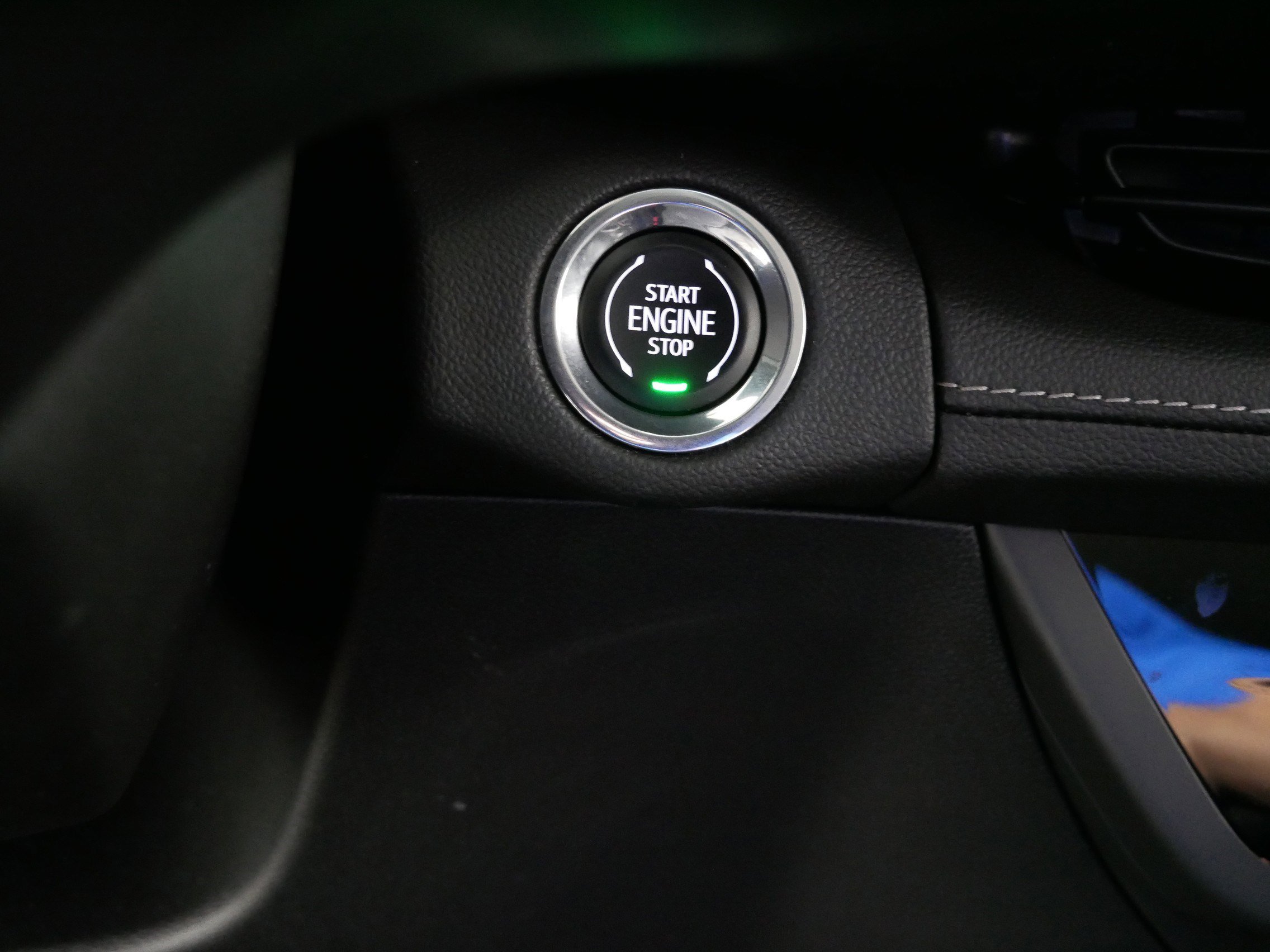 Used 2023 Buick Envision Essence image 31