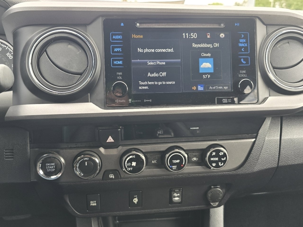 Certified 2017 Toyota Tacoma TRD Sport AWD/4WD image 28