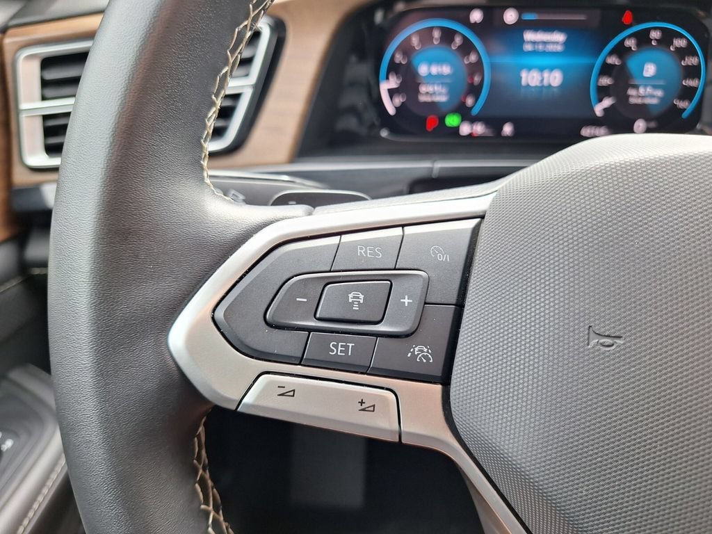 Used 2025 Volkswagen Atlas SE FWD image 22