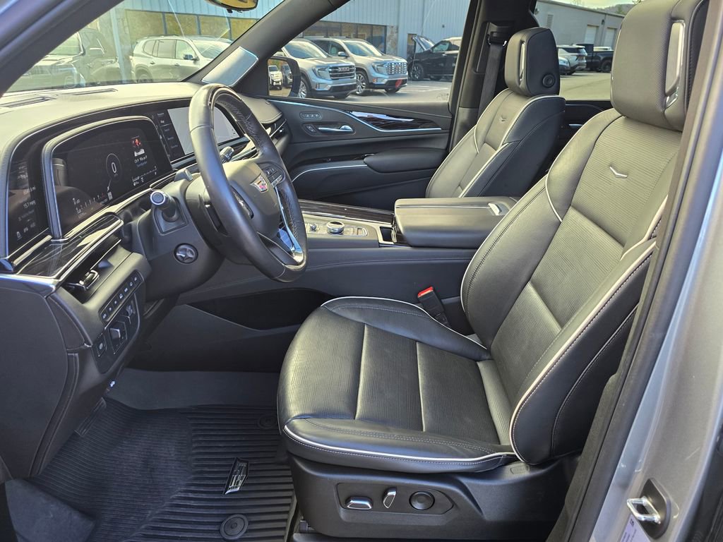 Used 2023 Cadillac Escalade Sport w/ Touring Package image 4