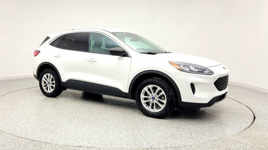 Used 2022 Ford Escape SE image 3