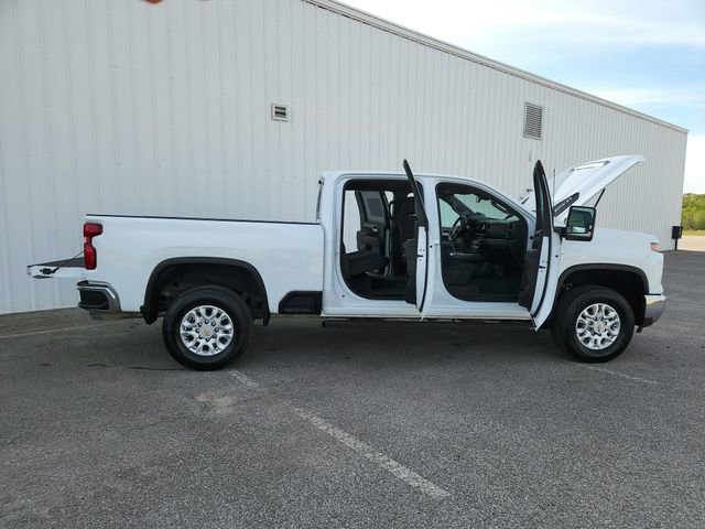 Used 2025 Chevrolet Silverado 2500 LT w/ Safety Package AWD/4WD image 16