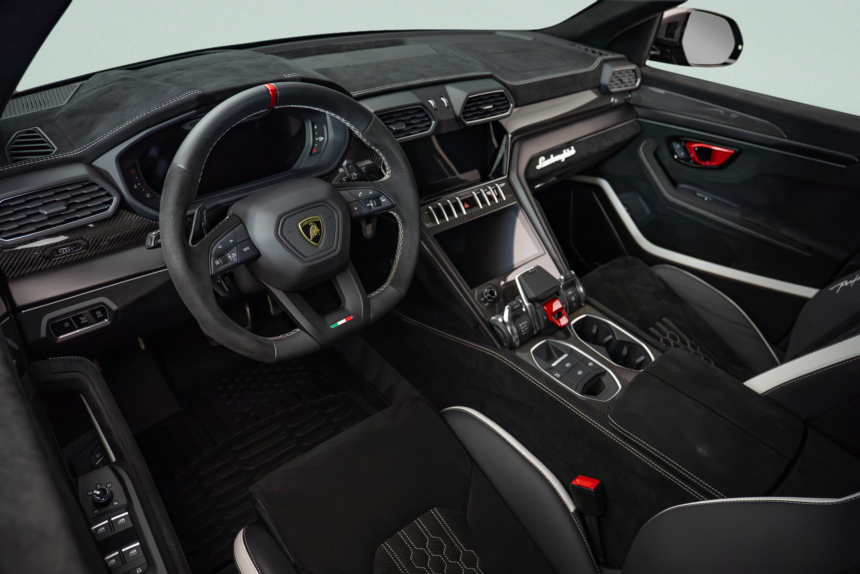 Used 2023 Lamborghini Urus Performante AWD/4WD image 7