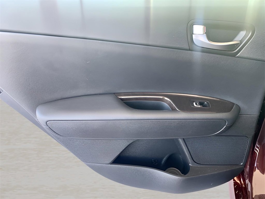 Used 2018 Kia Optima EX w/ Premium Package image 12