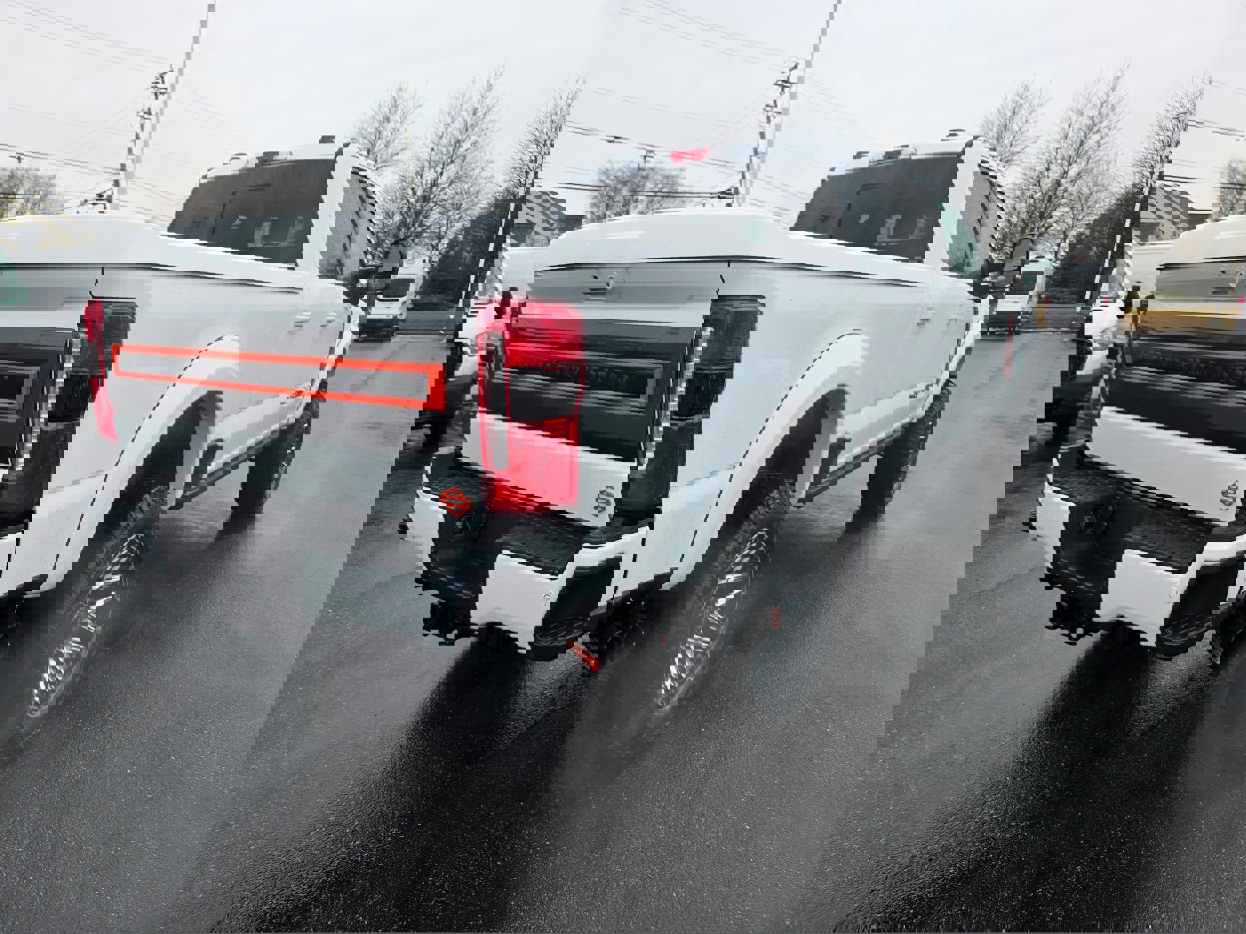 New 2026 Ford F250 Lariat w/ Black Appearance Package image 5