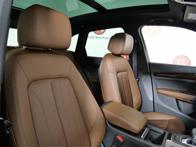 Used 2020 Audi Q5 e Prestige w/ Prestige Package image 13
