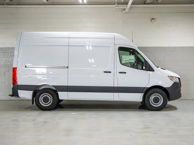 Used 2025 Mercedes-Benz Sprinter 2500 image 2