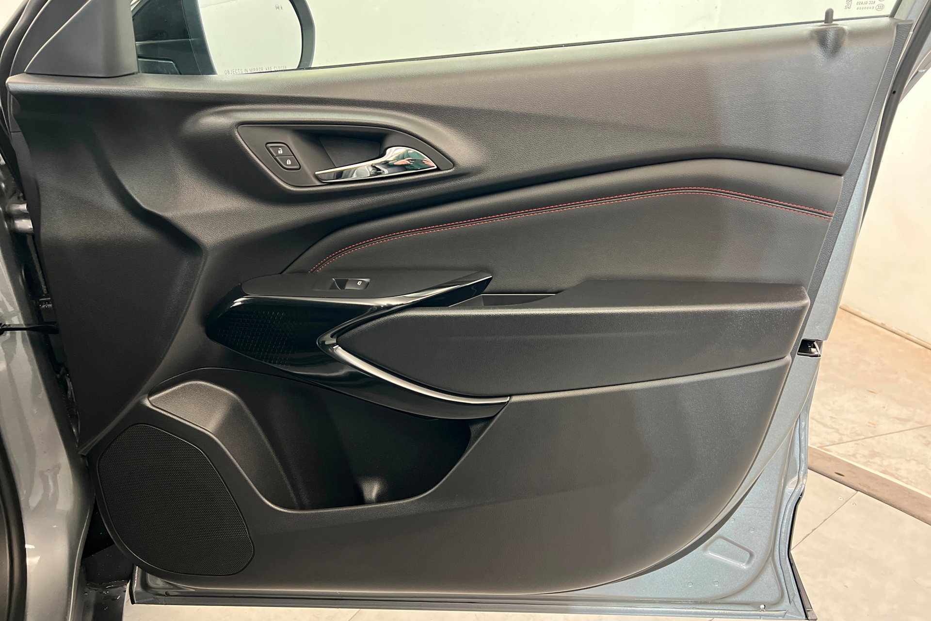 New 2026 Chevrolet Trax RS w/ Sunroof Package image 24