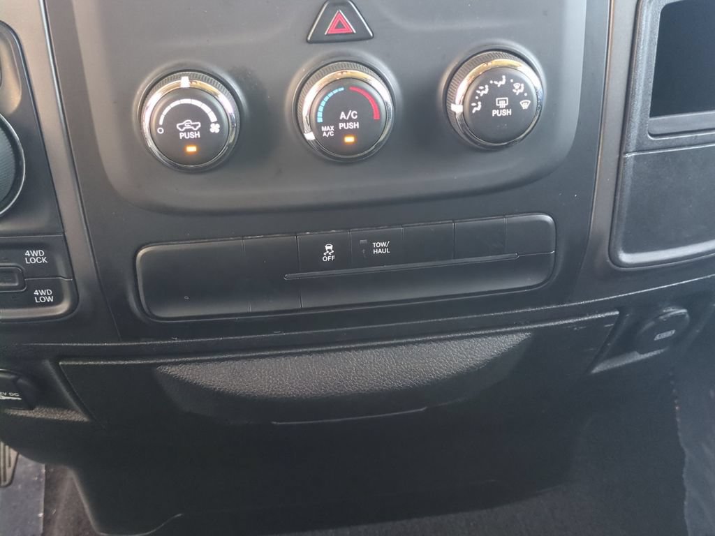 Used 2024 RAM 1500 Classic SLT AWD/4WD image 27