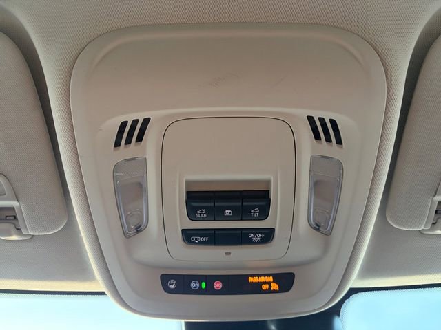 Used 2021 Buick Envision Essence w/ Sport Touring Package image 25