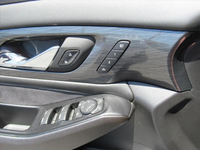 Used 2023 Chevrolet Traverse High Country FWD image 22