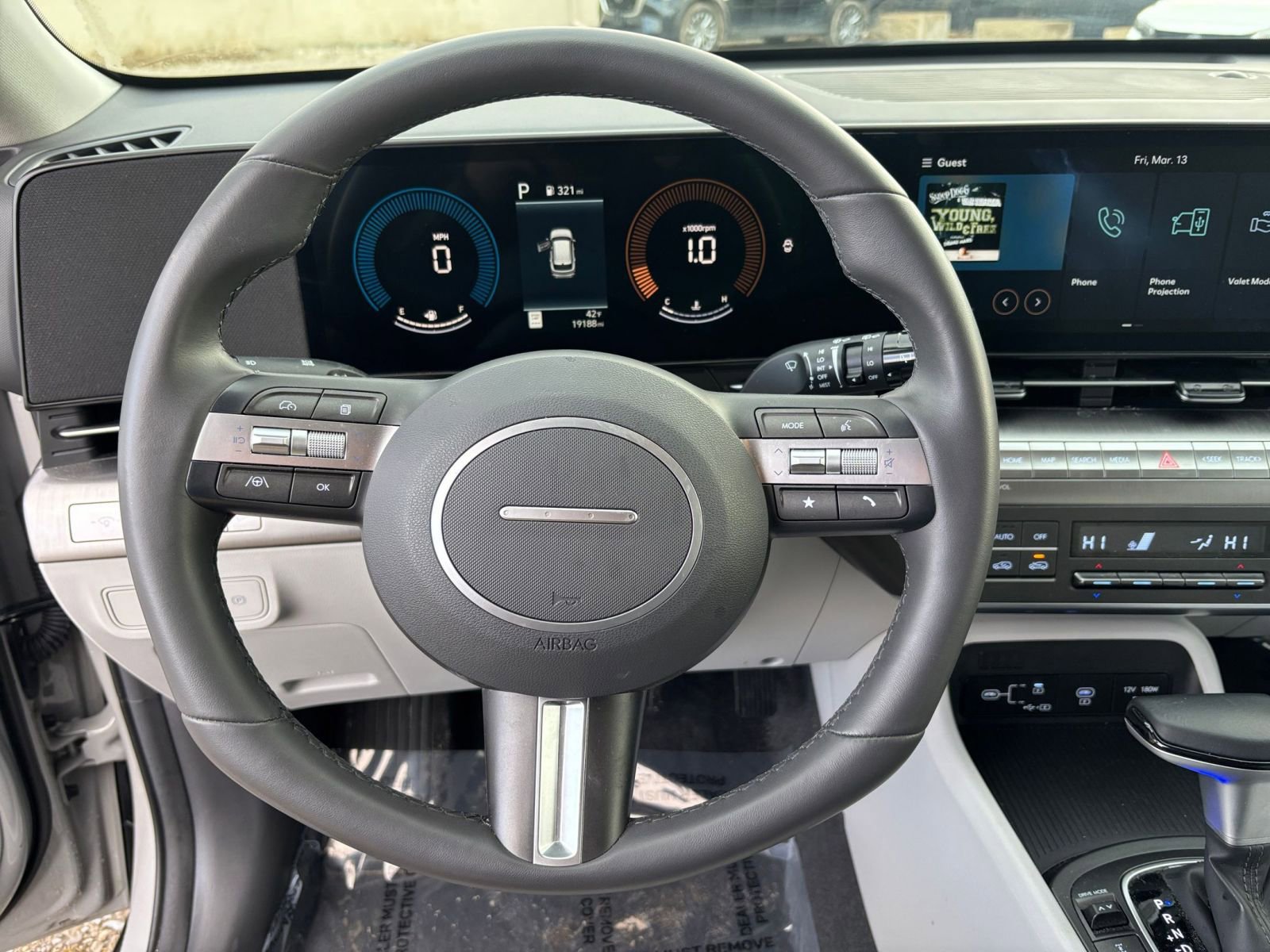 Used 2025 Hyundai Kona SEL image 30