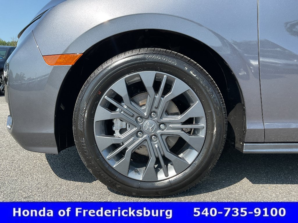 Certified 2026 Honda Odyssey Touring image 9