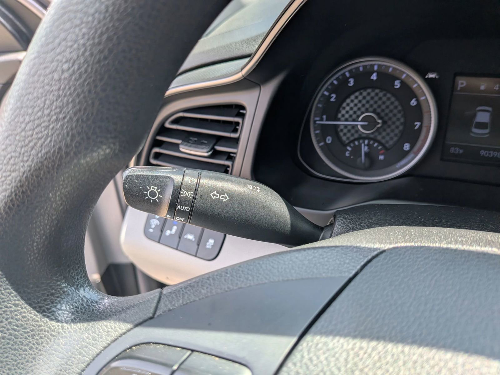 Used 2020 Hyundai Elantra SEL w/ Winter Weather Package FWD image 36