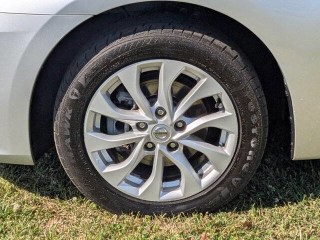 Used 2019 Nissan Sentra SV FWD image 10