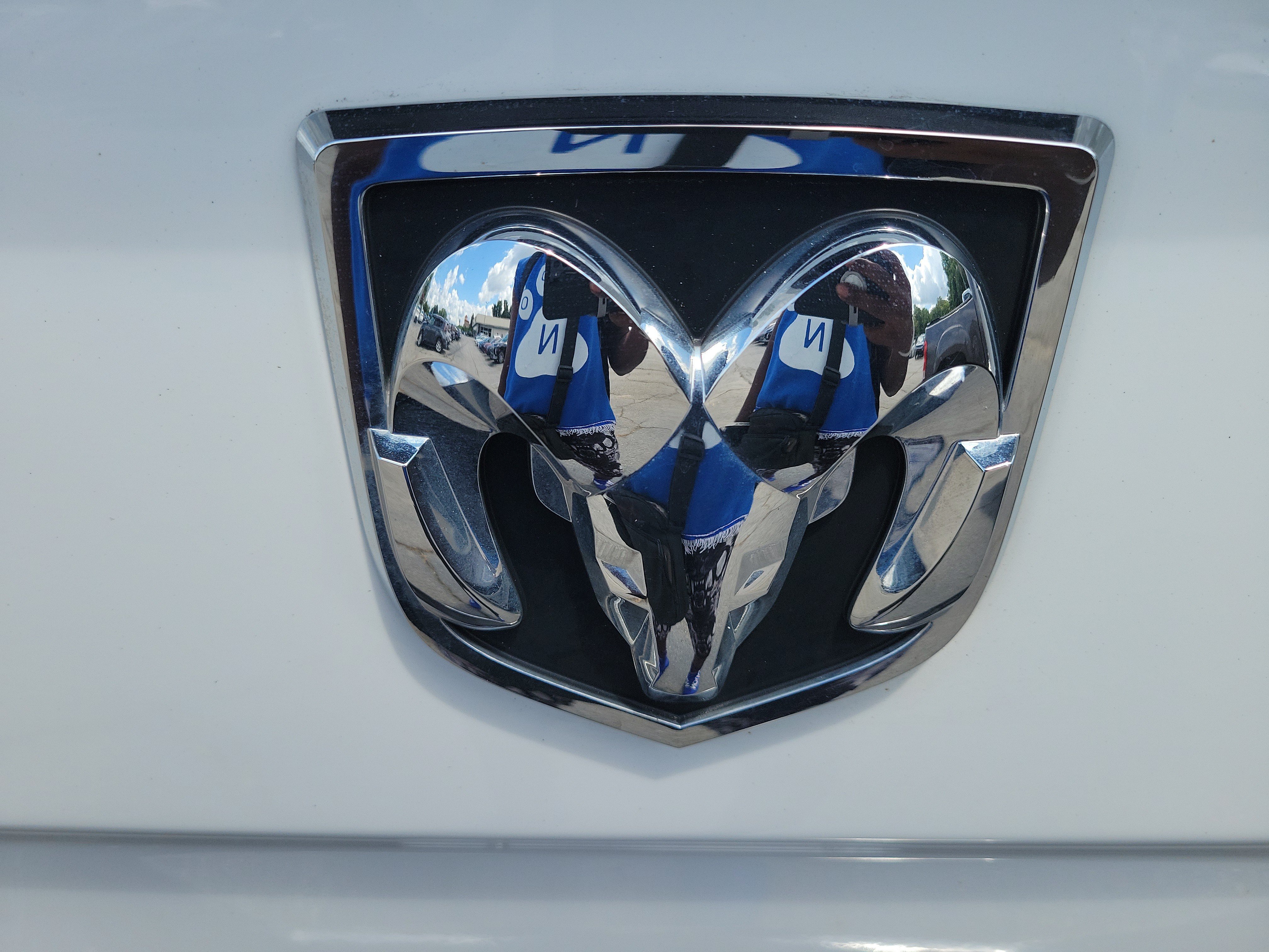 Used 2022 RAM 1500 Classic SLT AWD/4WD image 10