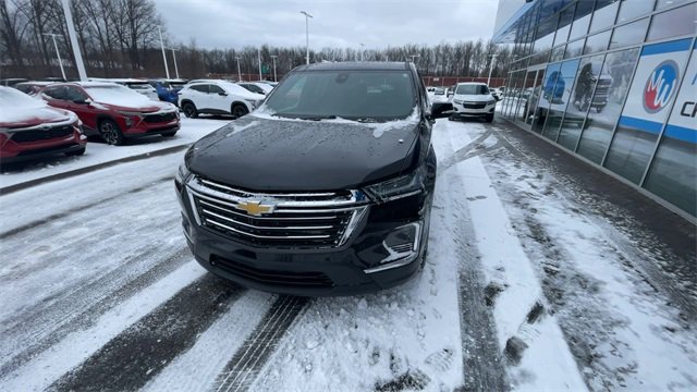 Certified 2023 Chevrolet Traverse LT w/ Rear Camera Mirror Package image 3