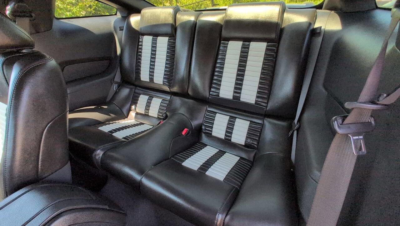 Used 2010 Ford Mustang Shelby GT500 image 19