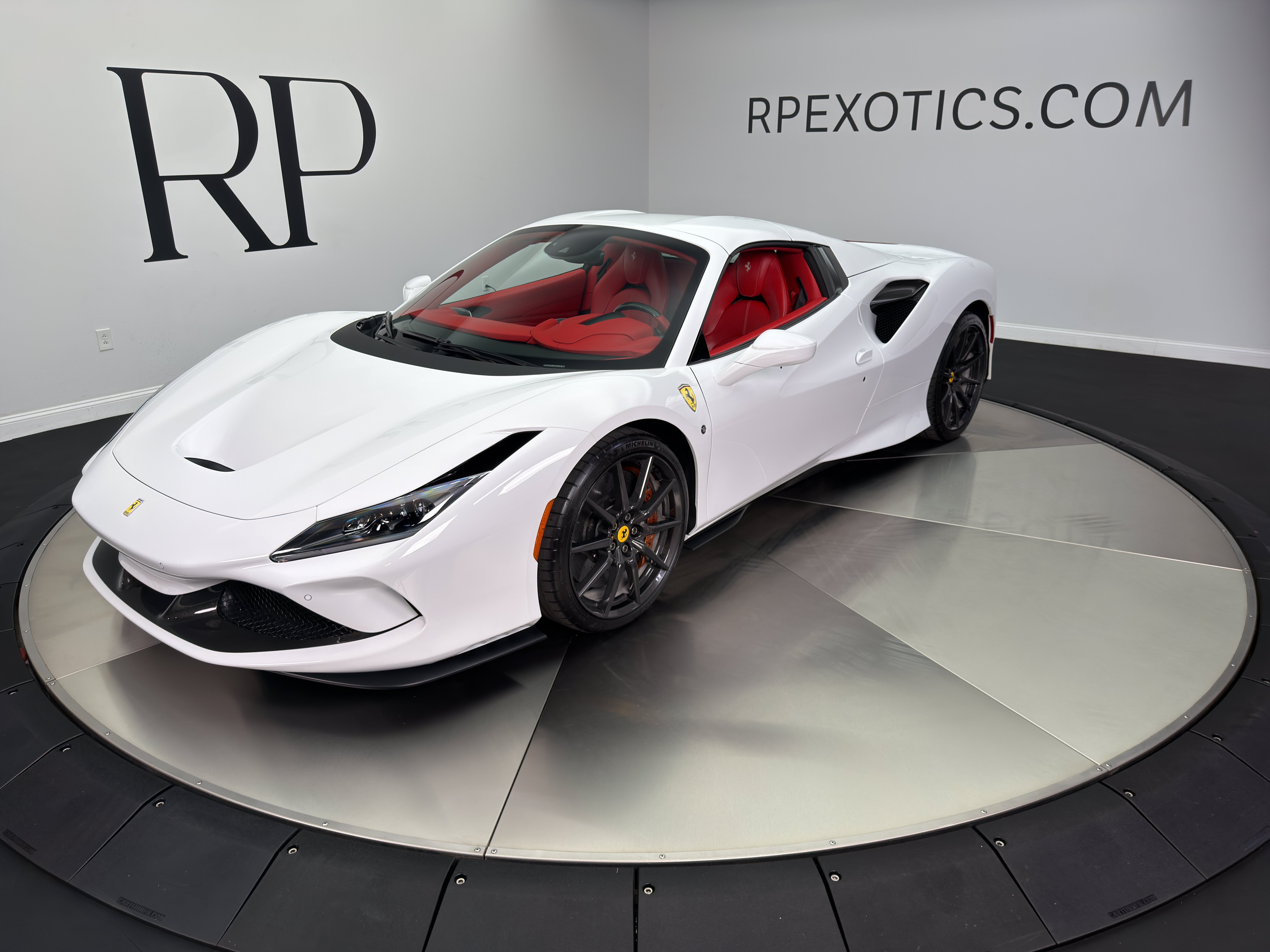 Used 2023 Ferrari F8 Tributo RWD image 13